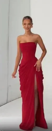 Einfarbiges Plissiertes Trägerloses Kleid Schickes Schulterfreies Rückenfreies Hochgeschnittenes Kleid mit Schlitz 2026 Neues Abendkleid