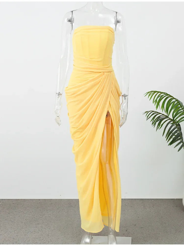 Einfarbiges Plissiertes Trägerloses Kleid Schickes Schulterfreies Rückenfreies Hochgeschnittenes Kleid mit Schlitz 2026 Neues Abendkleid
