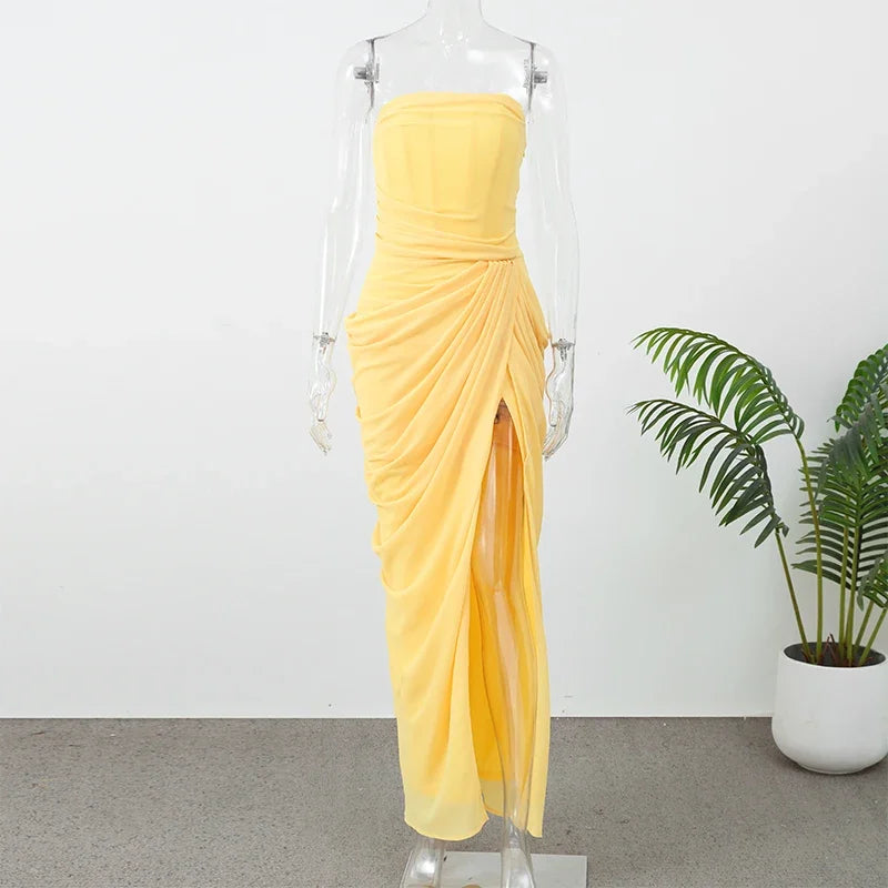Einfarbiges Plissiertes Trägerloses Kleid Schickes Schulterfreies Rückenfreies Hochgeschnittenes Kleid mit Schlitz 2026 Neues Abendkleid