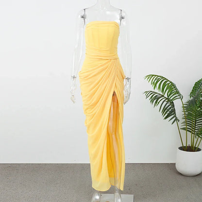 Einfarbiges Plissiertes Trägerloses Kleid Schickes Schulterfreies Rückenfreies Hochgeschnittenes Kleid mit Schlitz 2026 Neues Abendkleid