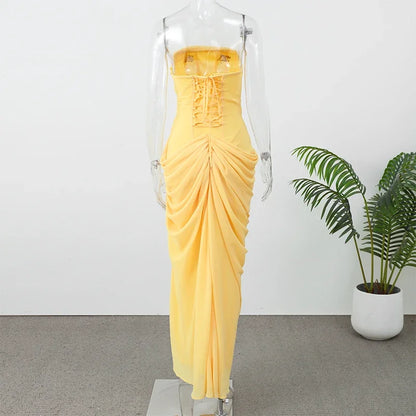 Einfarbiges Plissiertes Trägerloses Kleid Schickes Schulterfreies Rückenfreies Hochgeschnittenes Kleid mit Schlitz 2026 Neues Abendkleid
