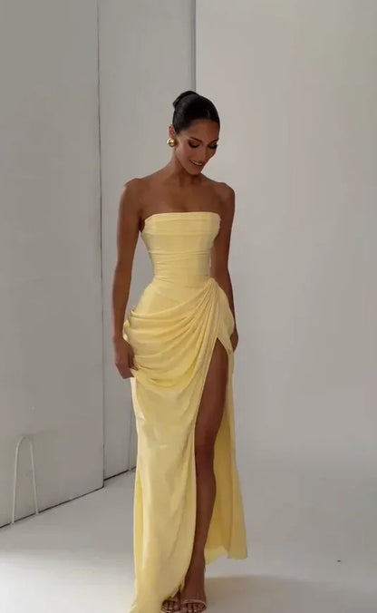 Einfarbiges Plissiertes Trägerloses Kleid Schickes Schulterfreies Rückenfreies Hochgeschnittenes Kleid mit Schlitz 2026 Neues Abendkleid